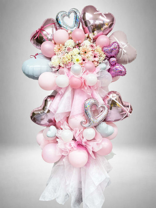 Re:Bloom ピンクハートジュエリーバルーンスタンド ピンクのハートバルーンと花を使用した華やかで可愛いフラワースタンド