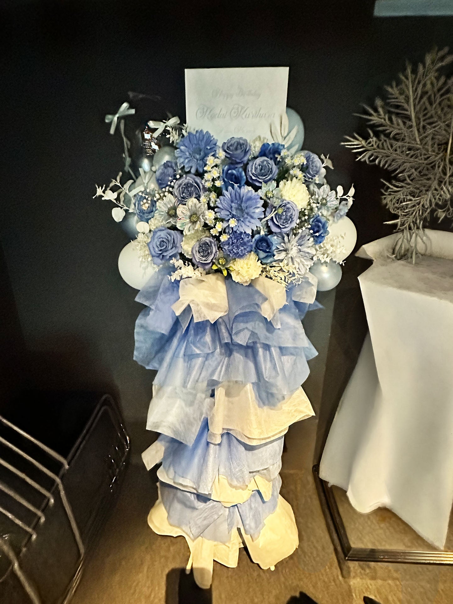 ブルースクエア四谷へお届けしたオーダーメイドのフラワースタンド|HANA GARDEN TOKYO