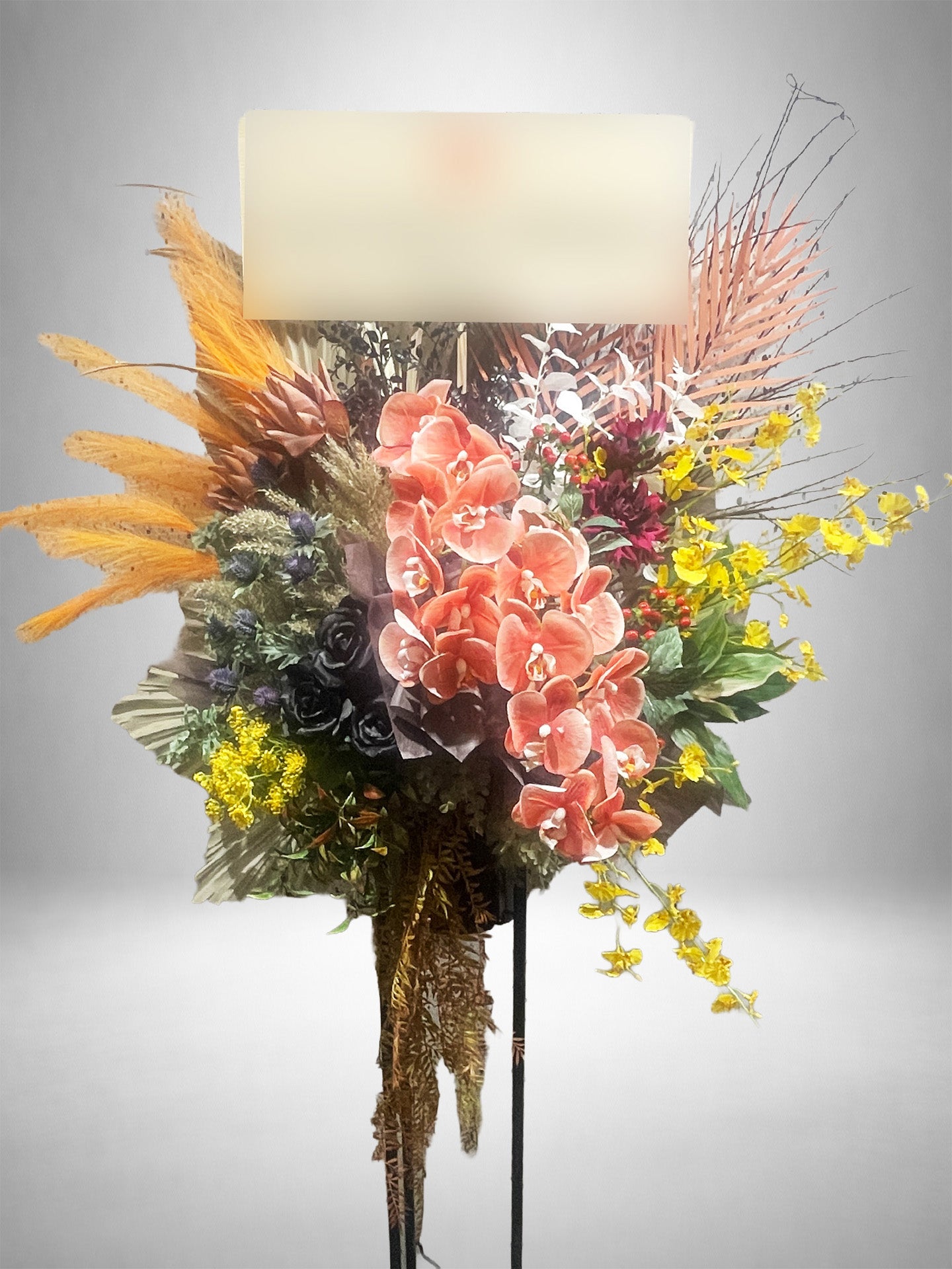 Re:Bloom] ピンク胡蝶蘭と黒バラのモダンスタンド花 – HANA GARDEN TOKYO
