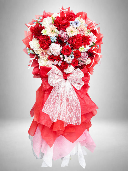 [Re:Bloom] レッドレースリボンスタンド｜レッド・ピンク・ホワイトの花々とレースリボンを使用したライブ祝い・フラスタ・スタンド花