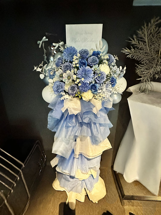 ブルースクエア四谷へお届けしたオーダーメイドのフラワースタンド｜HANA GARDEN TOKYO