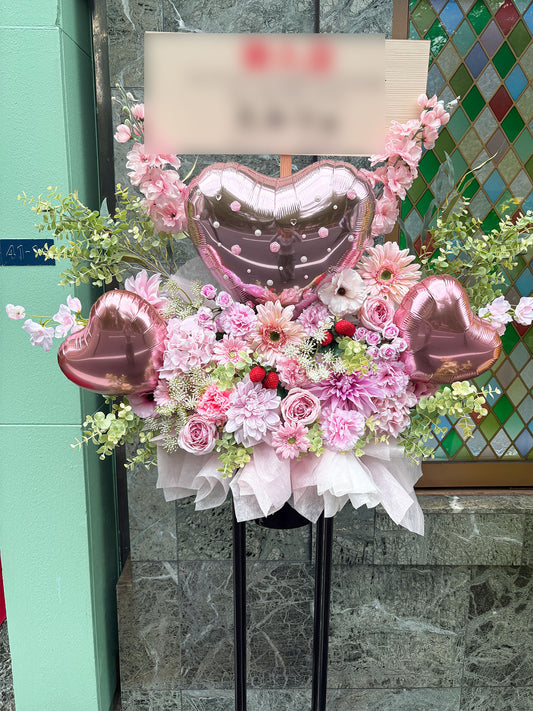 ムーランルージュへお届けしたオーダーメイドのフラワースタンド｜HANA GARDEN TOKYO