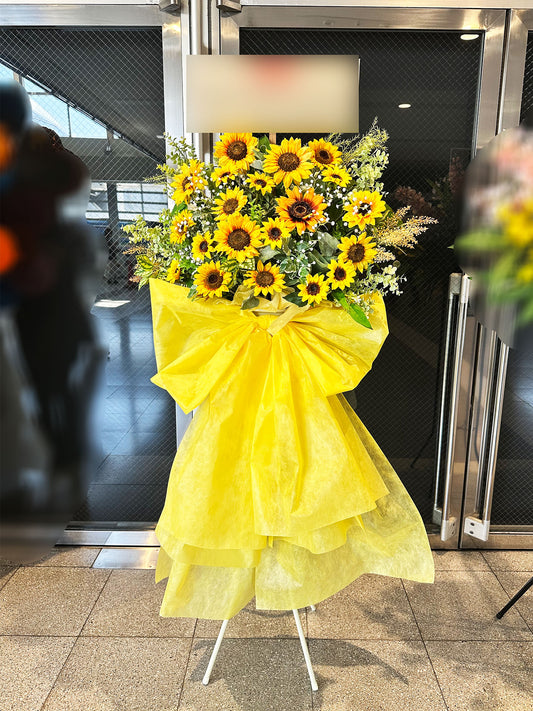 幕張メッセへお届けしたオーダーメイドのフラワースタンド｜HANA GARDEN TOKYO