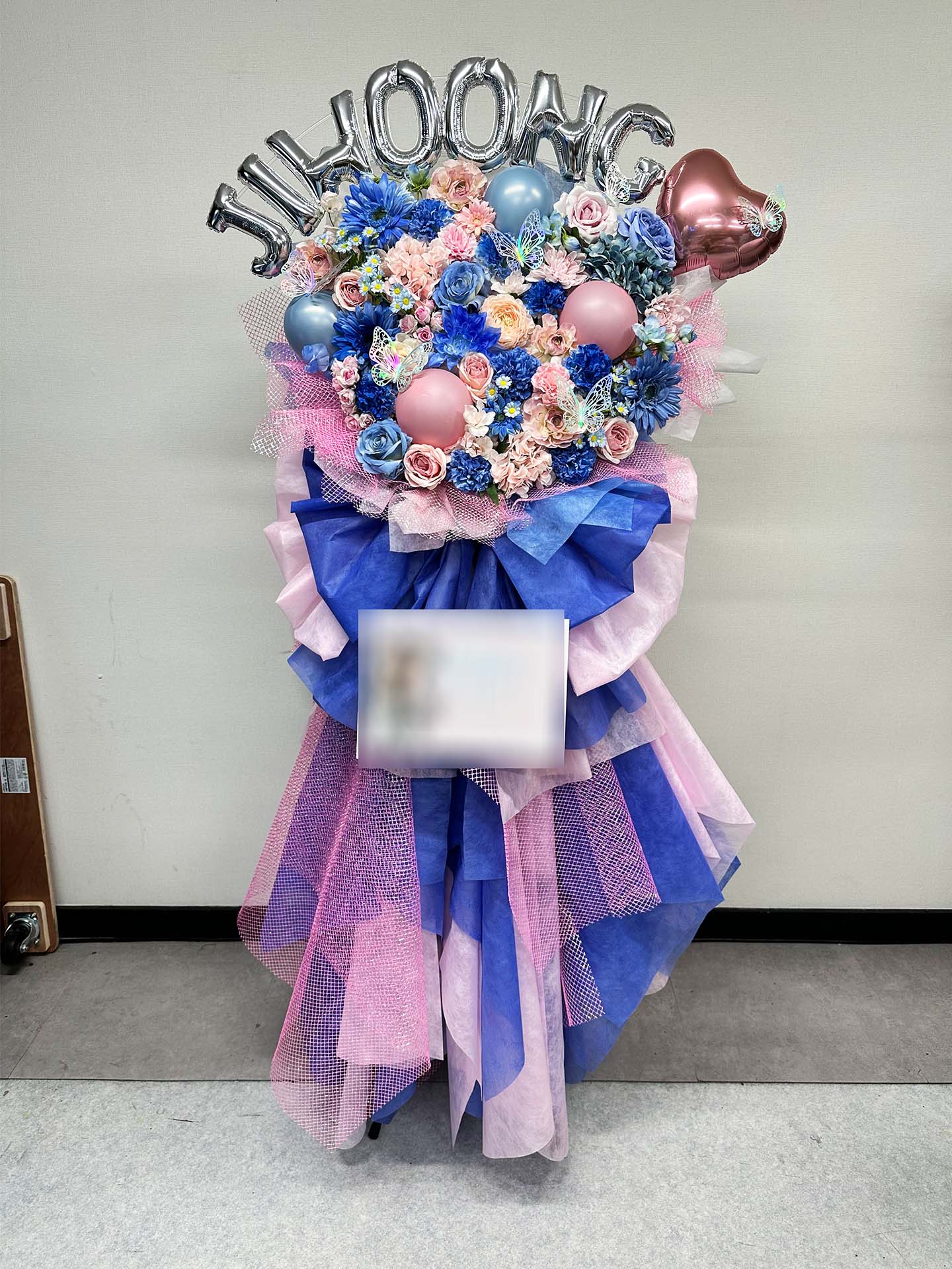 国立代々木競技場 第二体育館へお届けしたオーダーメイドのフラワースタンド｜HANA GARDEN TOKYO