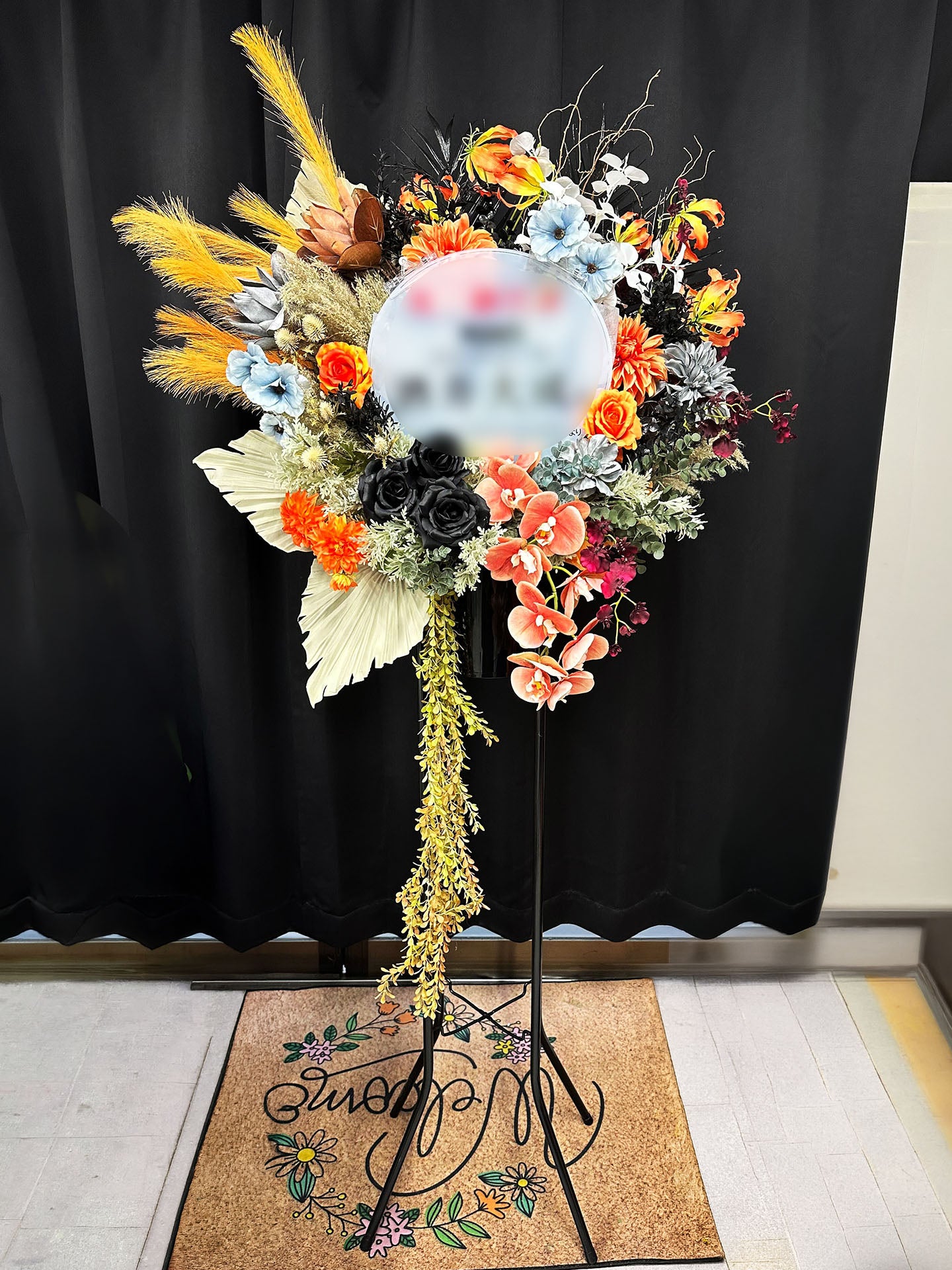シアター風姿花伝へお届けしたオーダーメイドのフラワースタンド｜HANA GARDEN TOKYO
