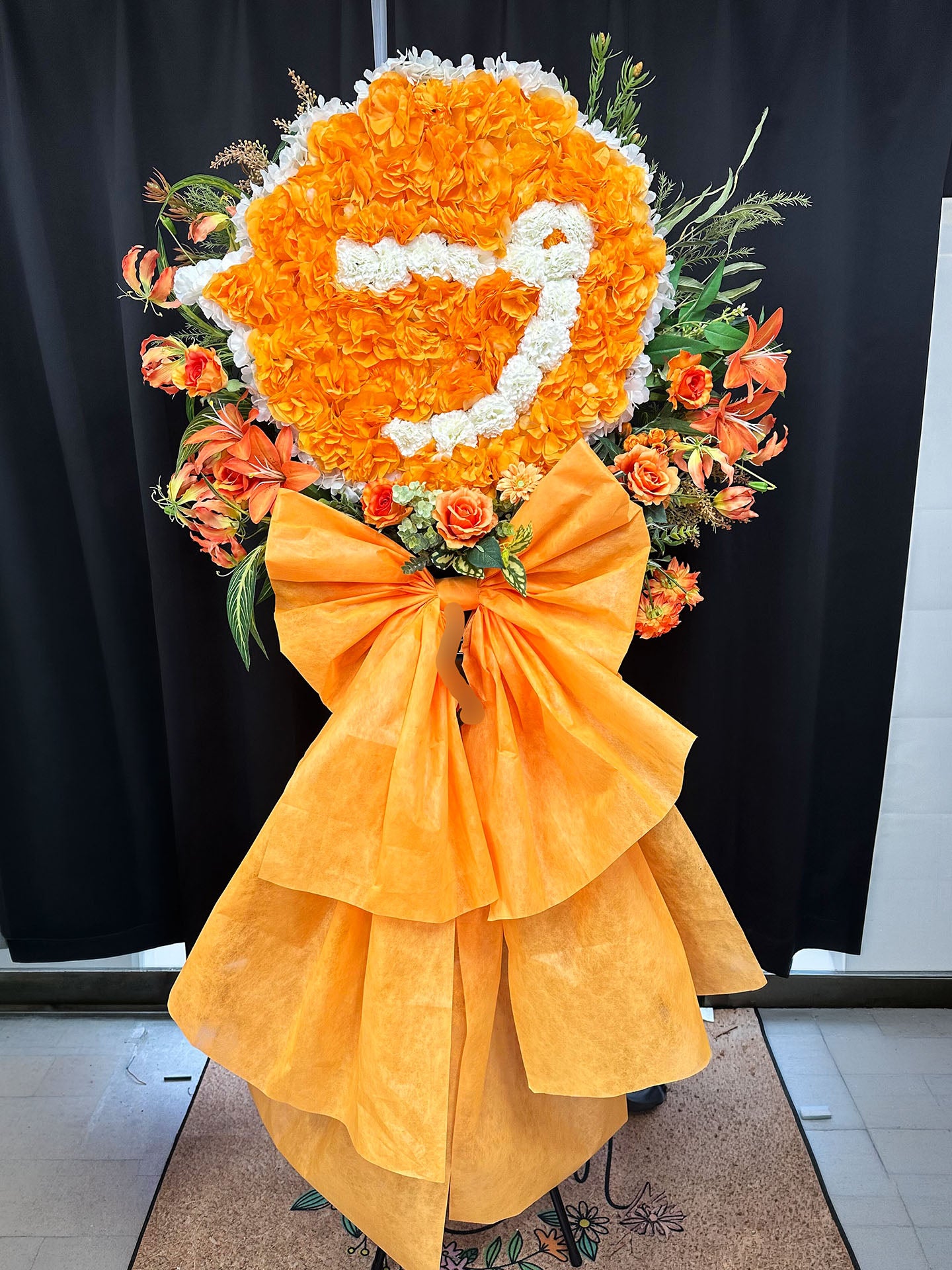 渋谷WWW Xへお届けしたオーダーメイドのフラワースタンド｜HANA GARDEN TOKYO