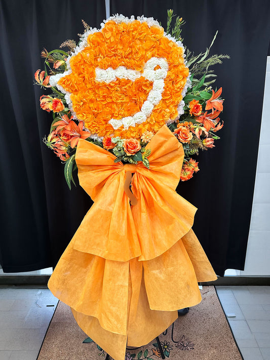 渋谷WWW Xへお届けしたオーダーメイドのフラワースタンド｜HANA GARDEN TOKYO