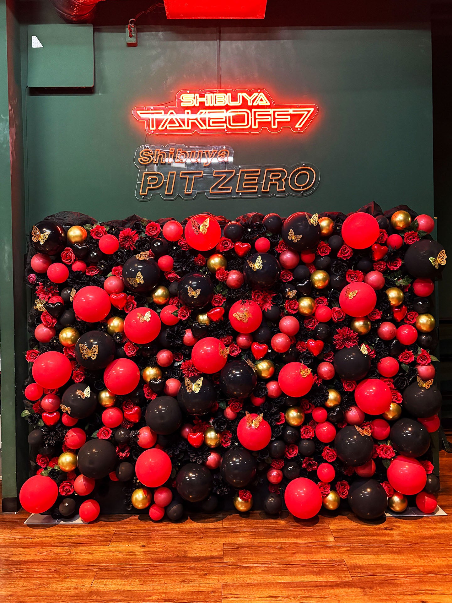 渋谷 TAKE OFF 7へお届けしたオーダーメイドのフラワースタンド｜HANA GARDEN TOKYO