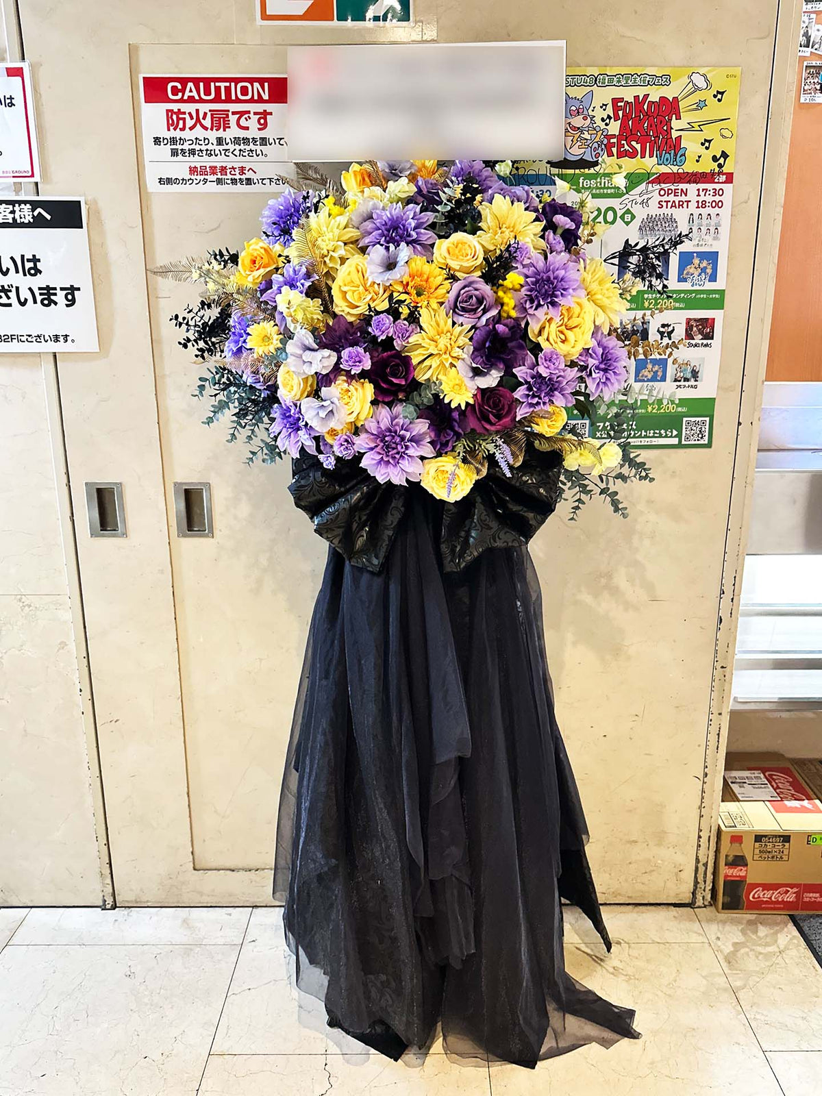 表参道GROUNDへお届けしたオーダーメイドのフラワースタンド｜HANA GARDEN TOKYO