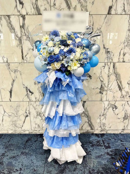 竹芝ニューピアホールへお届けしたオーダーメイドのフラワースタンド｜HANA GARDEN TOKYO
