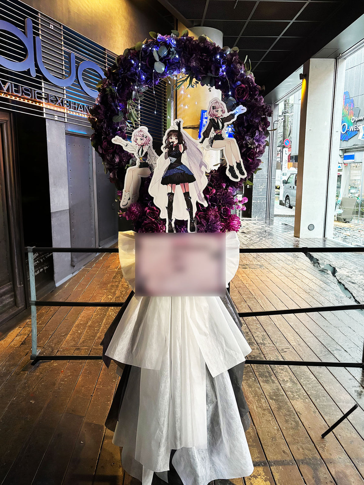 O-EASTへお届けしたオーダーメイドのフラワースタンド｜HANA GARDEN TOKYO