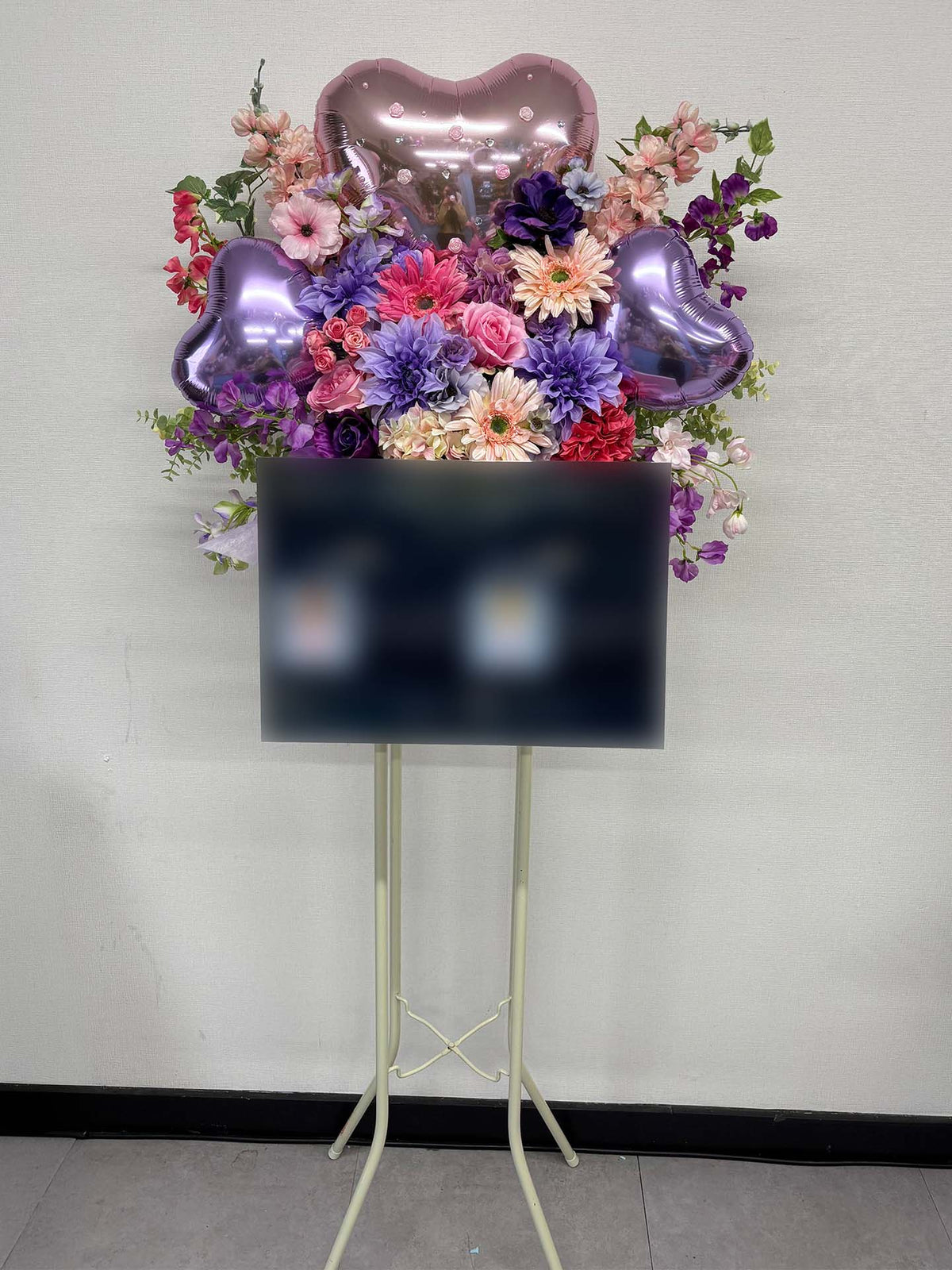 オメガ東京へお届けしたオーダーメイドのフラワースタンド｜HANA GARDEN TOKYO