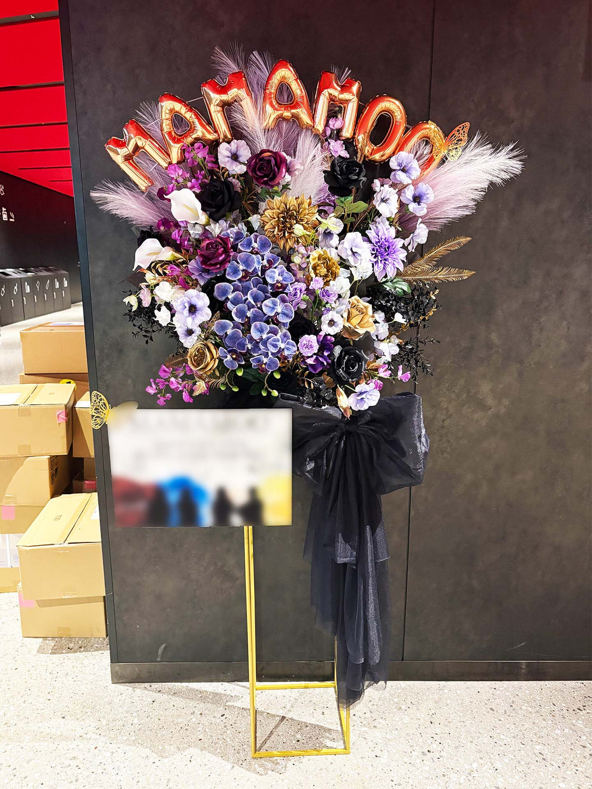 東京ガーデンシアターへお届けしたオーダーメイドのフラワースタンド｜HANA GARDEN TOKYO