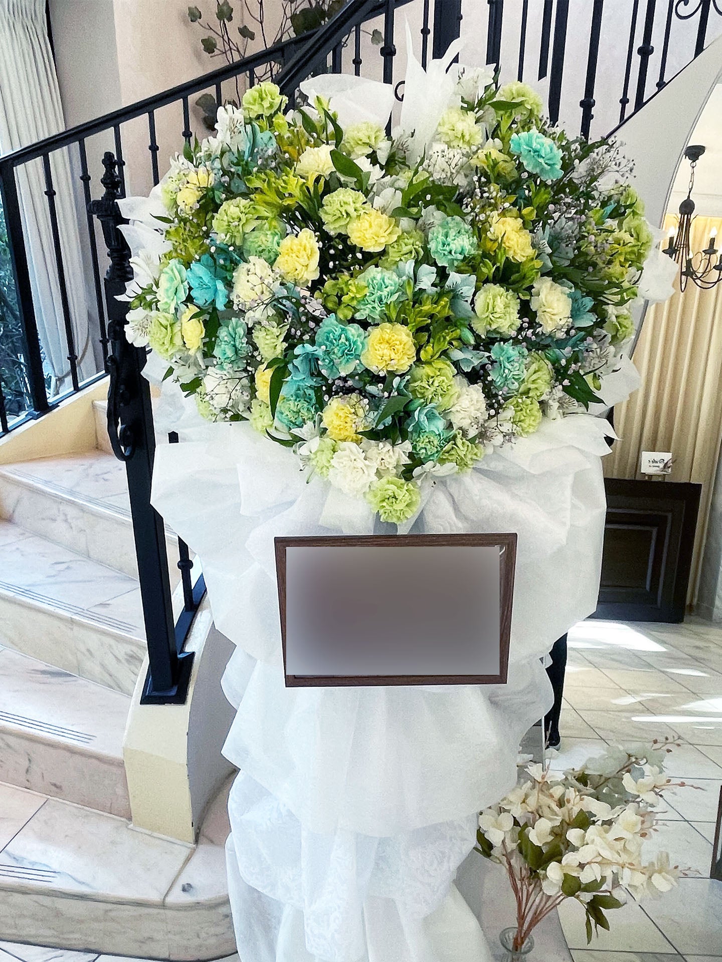 HANA GARDEN TOKYOのオーダーメイドスタンド花事例｜ライブや公演を彩るオリジナルデザイン