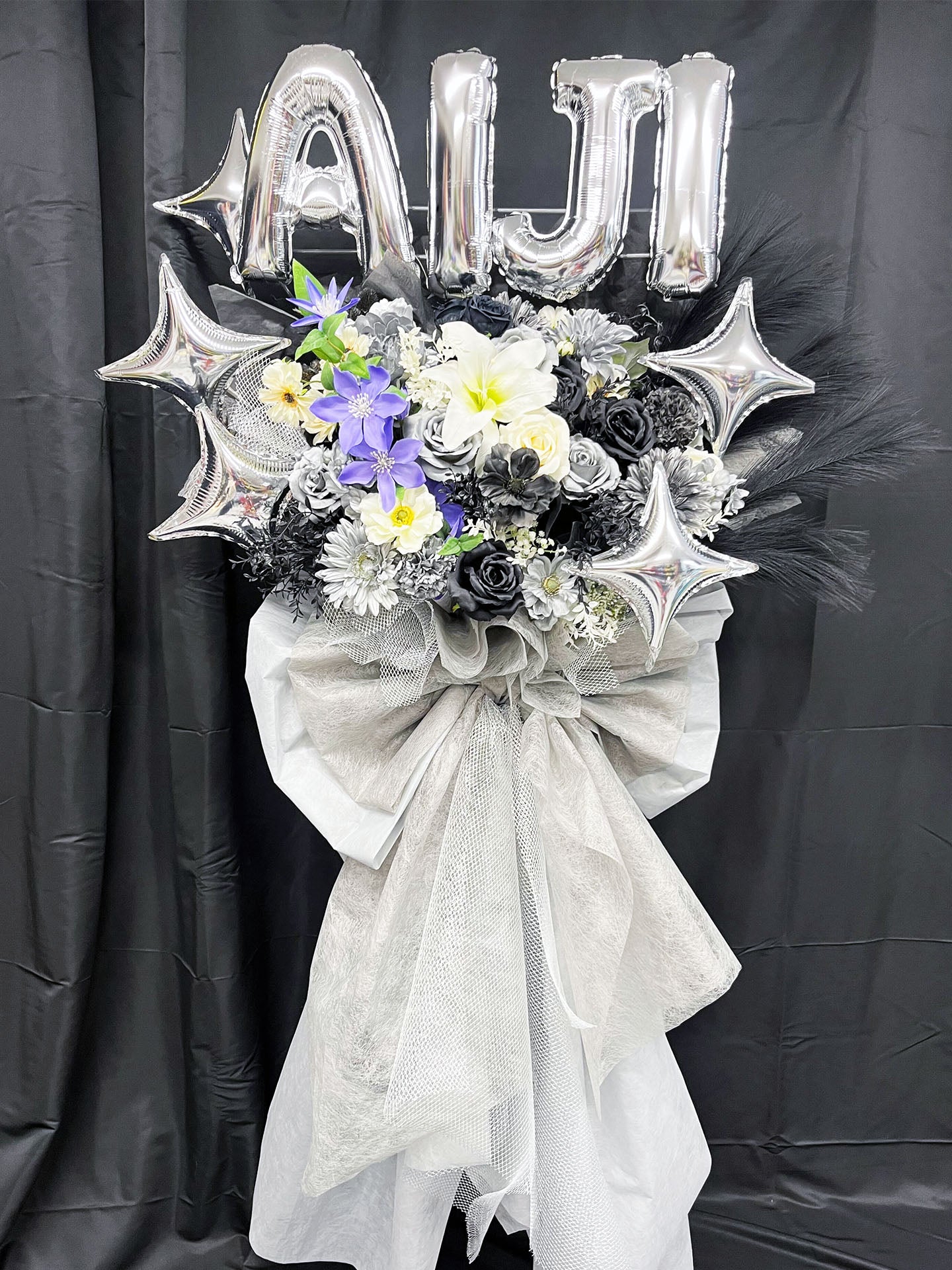 HANA GARDEN TOKYOのオーダーメイドスタンド花事例｜ライブや公演を彩るオリジナルデザイン